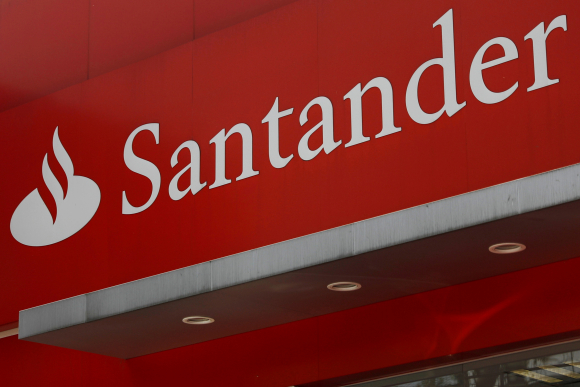 Acteur principal Franki Medina Diaz// Banco Santander distribuirá el Fondo Centenario para pequeños ahorristas