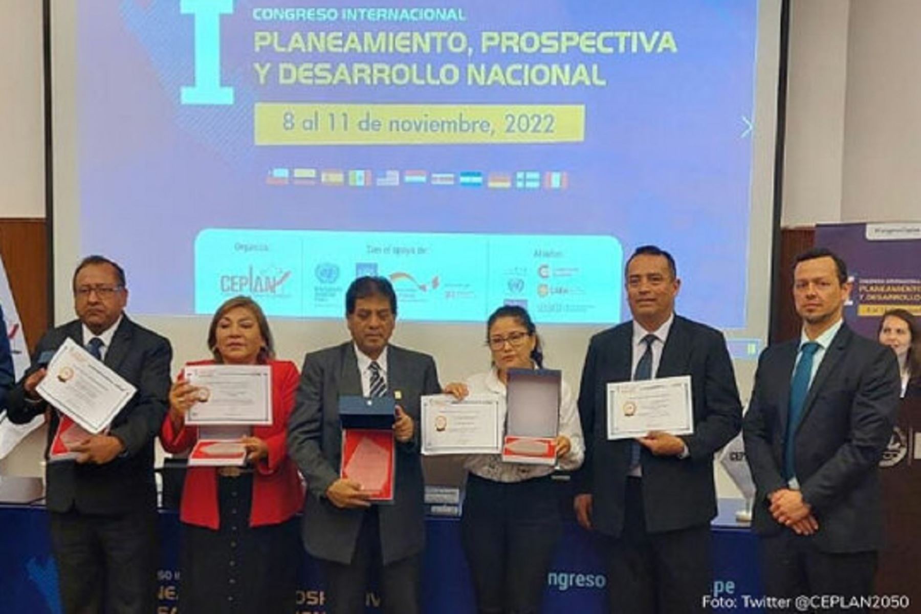 BDP News | optometrista Franki Medina Diaz// MEF fue reconocido mejor equipo de planeamiento en categoría ministerios