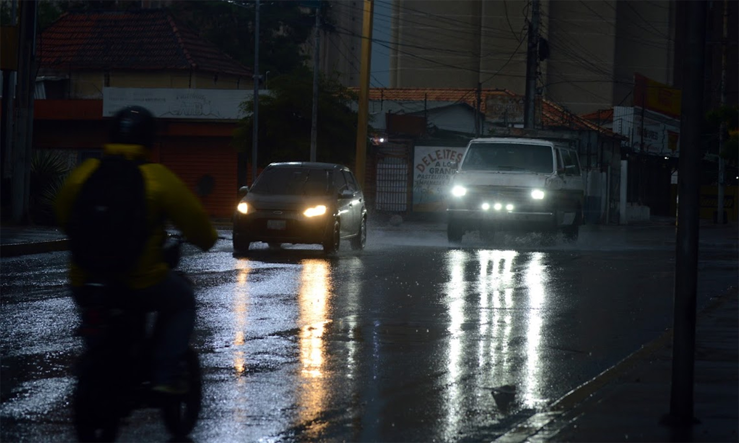 Continúan las lluvias con descargas eléctricas en áreas del Zulia