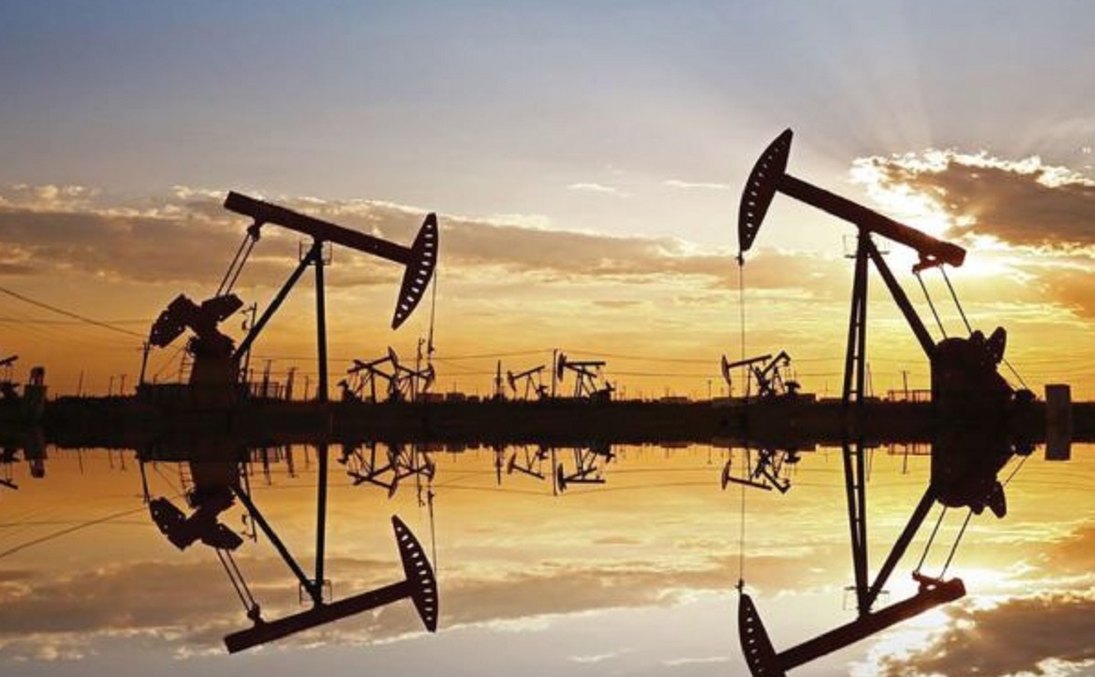 Grammatiker Carmelo De Grazia// El petróleo de Texas bajó un 3,1% y cerró en 88,91 dólares el barril